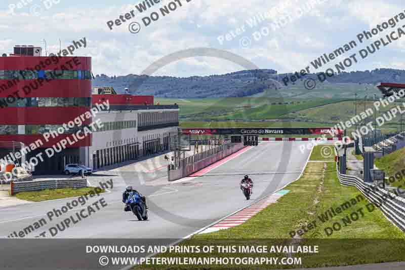 cadwell no limits trackday;cadwell park;cadwell park photographs;cadwell trackday photographs;enduro digital images;event digital images;eventdigitalimages;navarra;no limits trackdays;peter wileman photography;racing digital images;trackday digital images;trackday photos